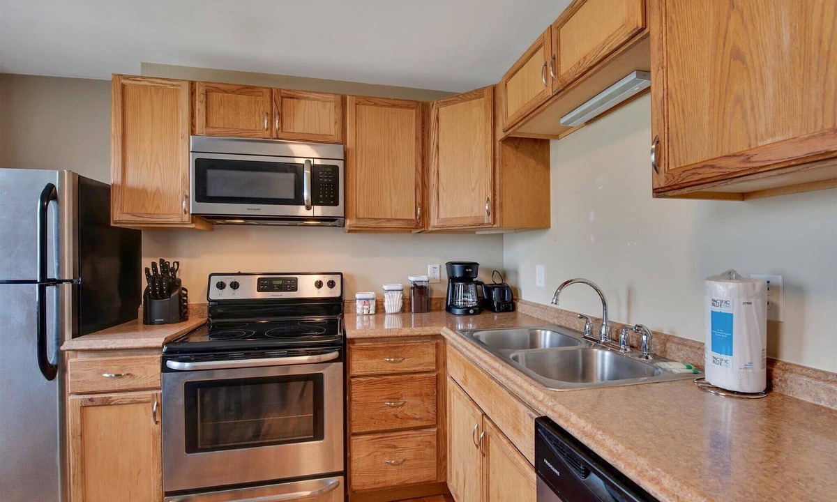 Southwest Garden House | Historic St Louis Community living with 4 bedrooms!