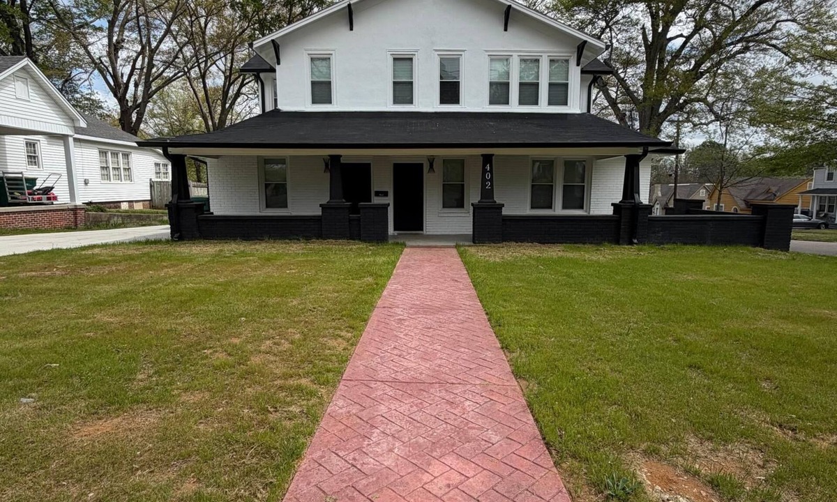 Tupelo Apartment | Historical Apartments #1&2 - Sleeps 7-14 in Tupelo
