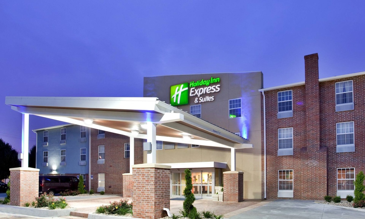 North Kansas City Hotel | Holiday Inn Express & Suites North Kansas City, an IHG Hotel