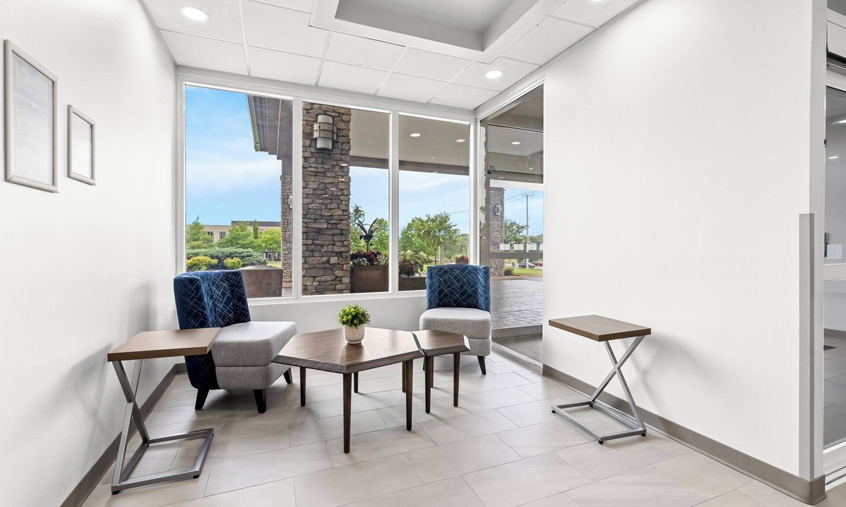 Hendersonville Hotel | Holiday Inn Express Nashville-Hendersonville by IHG