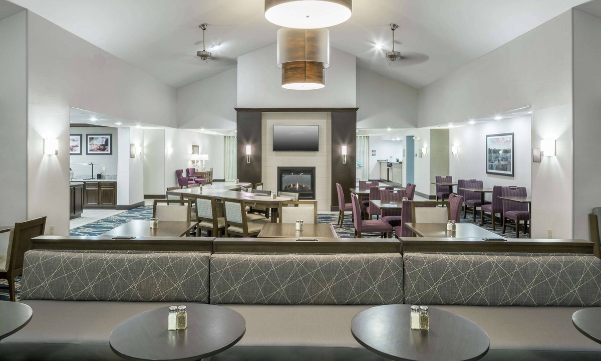 Cedar Rapids Hotel | Homewood Suites by Hilton Cedar Rapids-North