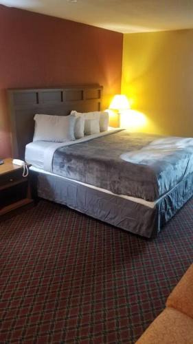 Stillwater Apartment | Hotel 2 Queens Beds Hotel Room 127