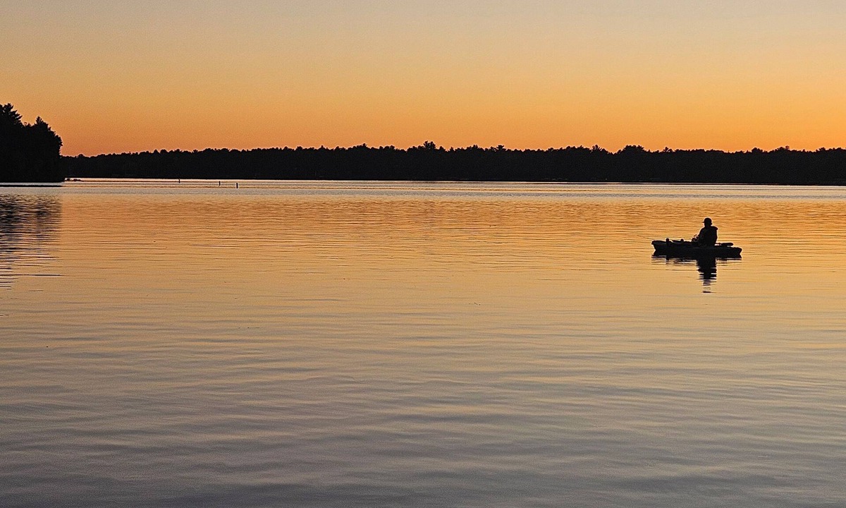 Neillsville House | House ON Lake Arbutus with private dock and game room