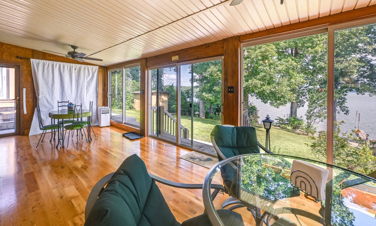 Eva House | Kentucky Lake Getaway w/ Boat Launch & Dock!