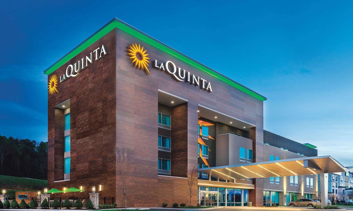 Cleveland Hotel | La Quinta Inn & Suites by Wyndham Cleveland near Lee Univ