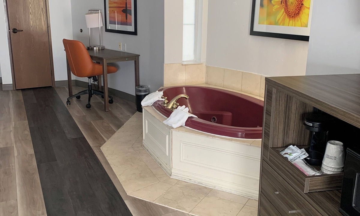 Oklahoma City Hotel | La Quinta Inn & Suites by Wyndham OKC North - Quail Springs