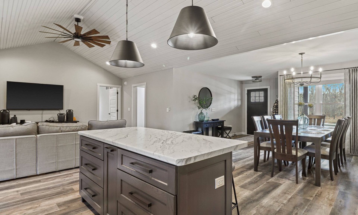 Rome House | LAKE ARROWHEAD GOLF DESTINATION, NEAR SAND VALLEY GOLF RESORT, ROME, WISCONSIN!