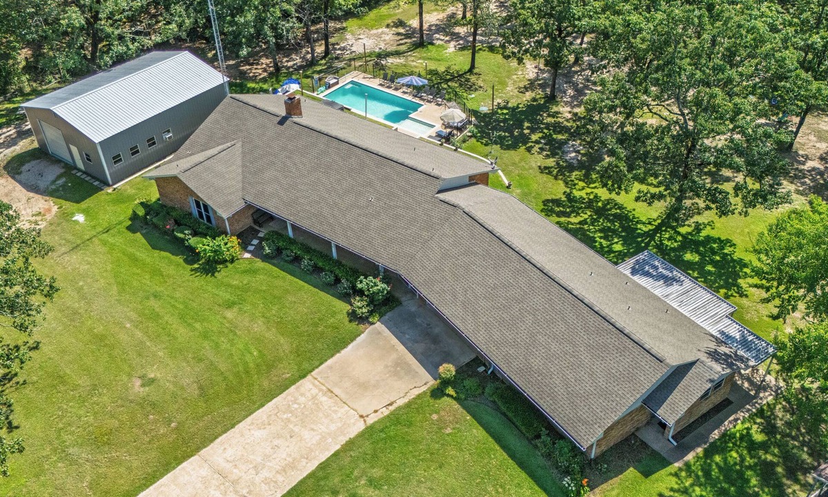 Yantis House | Lake Fork Waterfront Guest House W/Pool and Dock