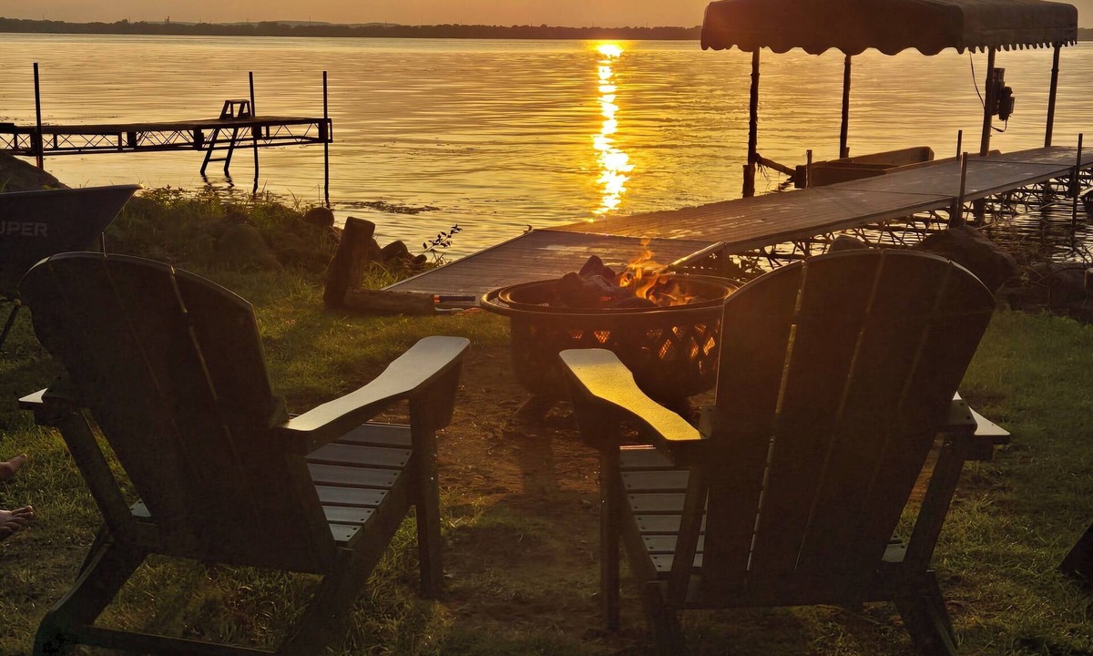 Chippewa Falls Cabin | Lake Wissota Beachside Cabin