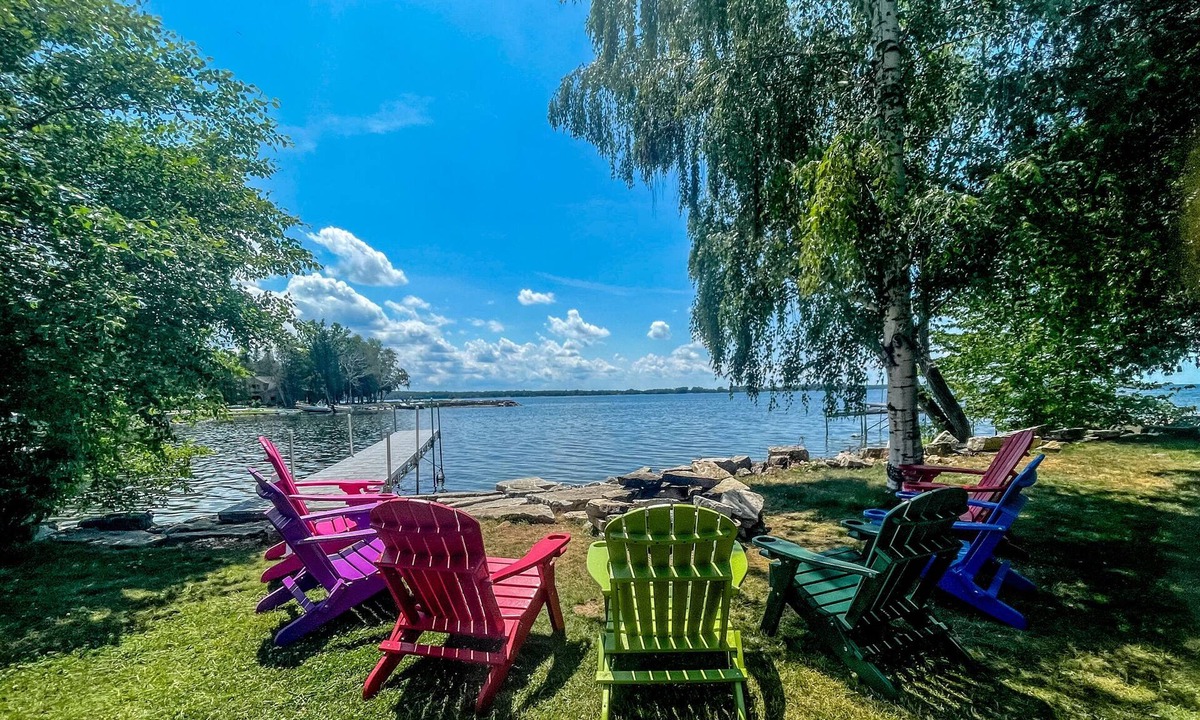 Sturgeon Bay Cabin | Lakefront Cabin with Game Room and Great Fishing