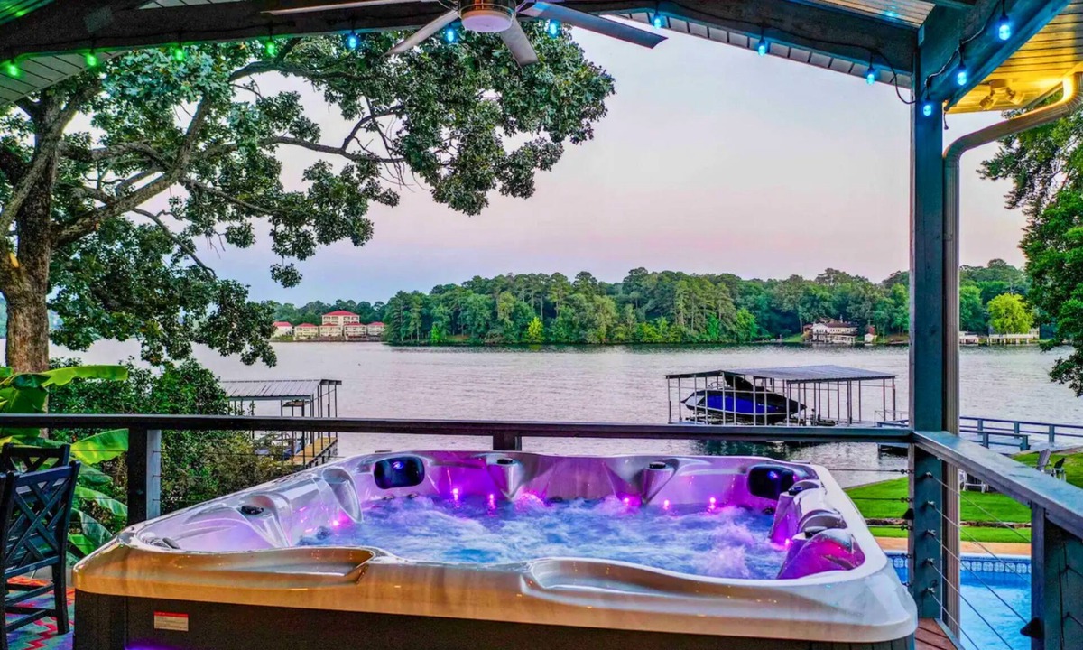 Piney House | Lakeside Retreat w/Pool, Hot Tub, Games & Dock