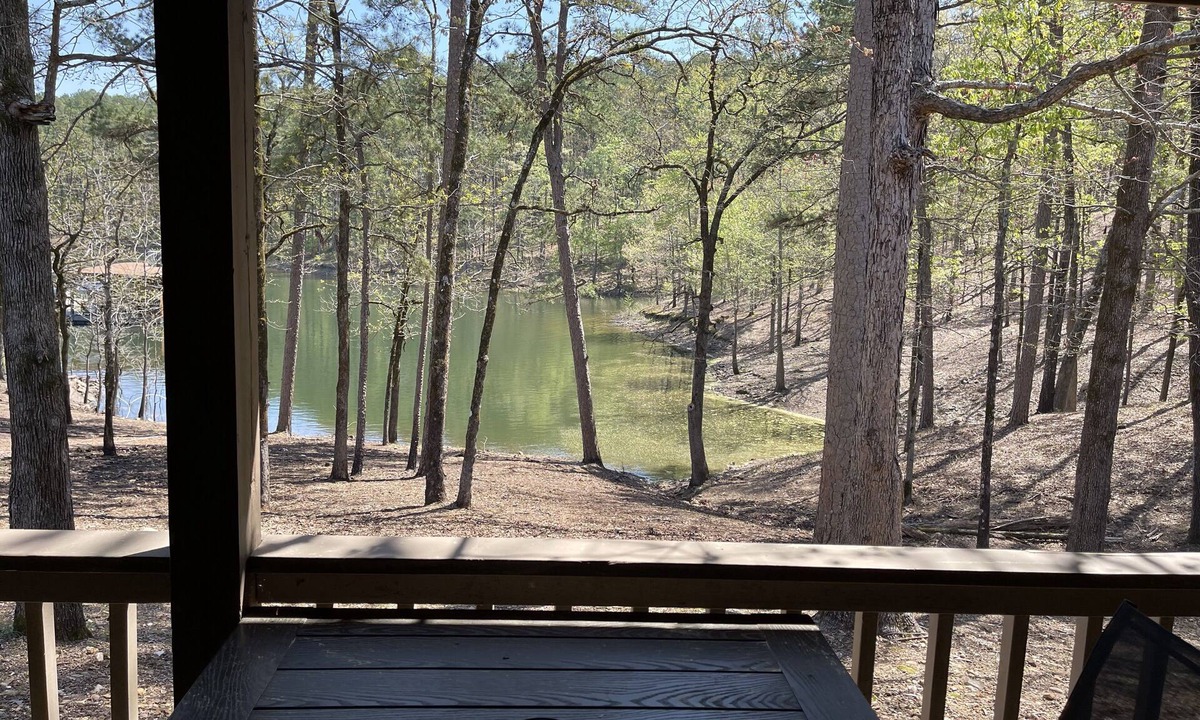 Arkadelphia Cabin | Lakeview- 2 Bedroom, 2 Bath Cottage with deck & hot tub
