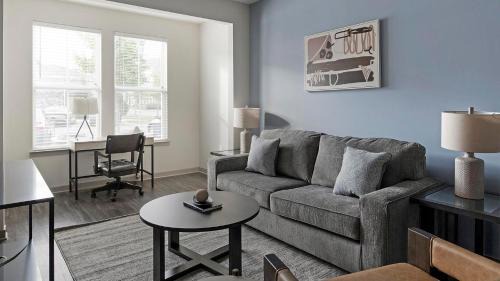 Murfreesboro Apartment | Landing Incredible 2BD Yoga Studio Clubhouse
