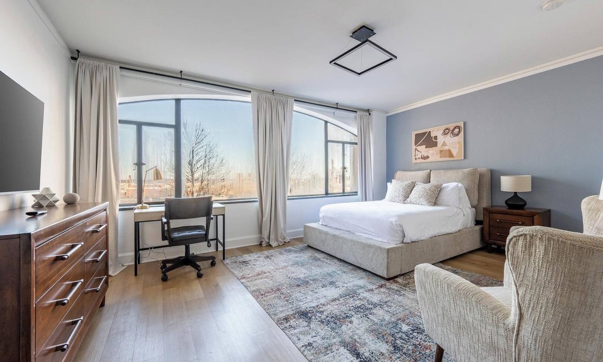 Financial District Apartment | Landing | Modern Studio, Pool, Gym