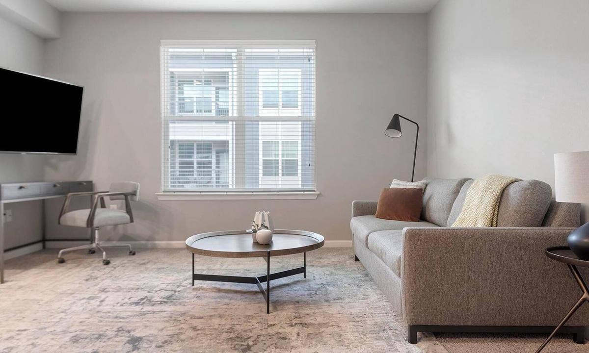 Chesterfield Apartment | Landing | Stunning 1BD, Courtyard, Pool