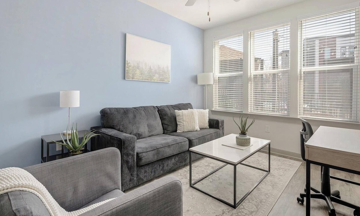 Hurwood Heights Apartment | Landing | Stunning 1BD, Gym, Pool