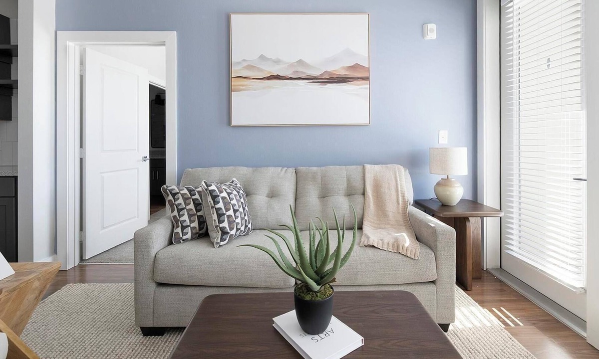 Ferndale Apartment | Landing | Stunning 2BD, Pool, Yoga Studio