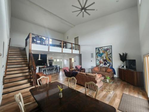 Gassville House | LG's Over White River - 4 Bedroom 3 Bath Spacious House