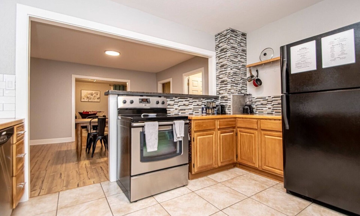 Capital View House | Lil 'Rock House!