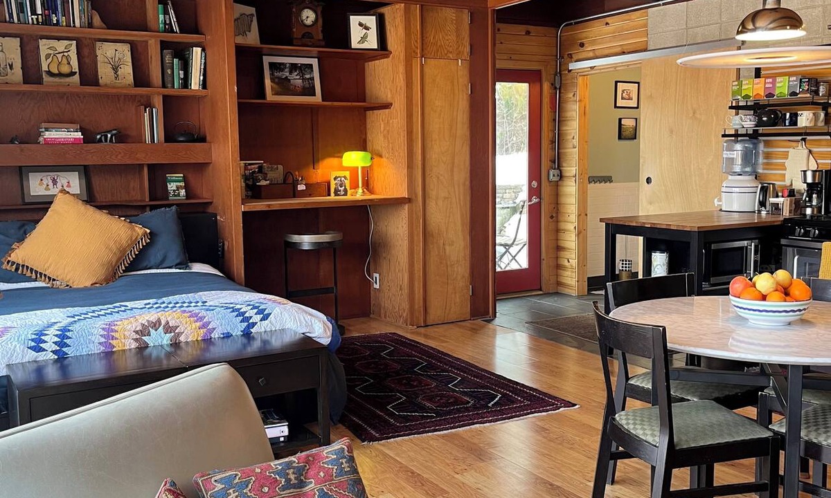 Northfield Apartment | Lovely studio in Northfield, perfect location for visiting St. Olaf/Carleton.