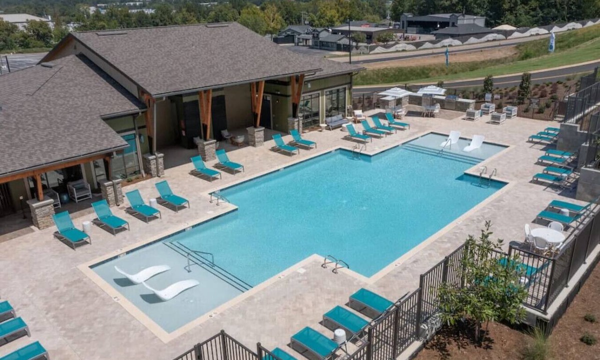 Pelham Apartment | Lux 2 BR w/private 2 bath Mins to Oak Mtn St Park