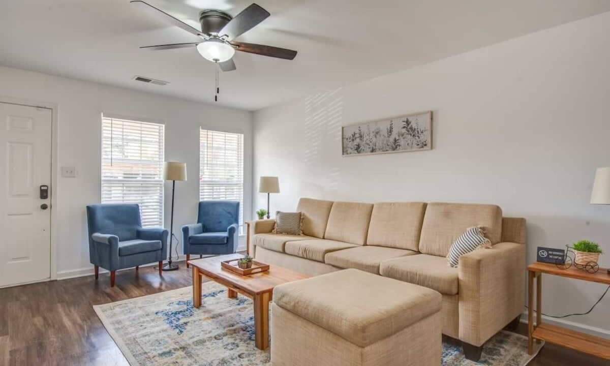 University District House | Mins to Downtown & U of Memphis! High Point Duet 2