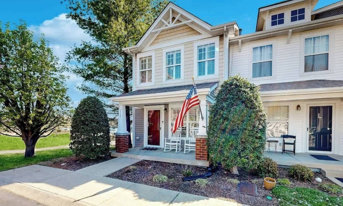 Nashboro Village Condo | Modern 2BR Family Townhome with Golf and Pool Views