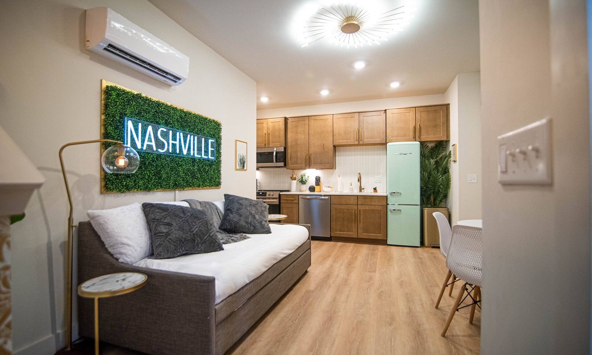Porter Heights House | Modern LUX 3 Story Home w/Rooftop Bar - 4 mi to DT