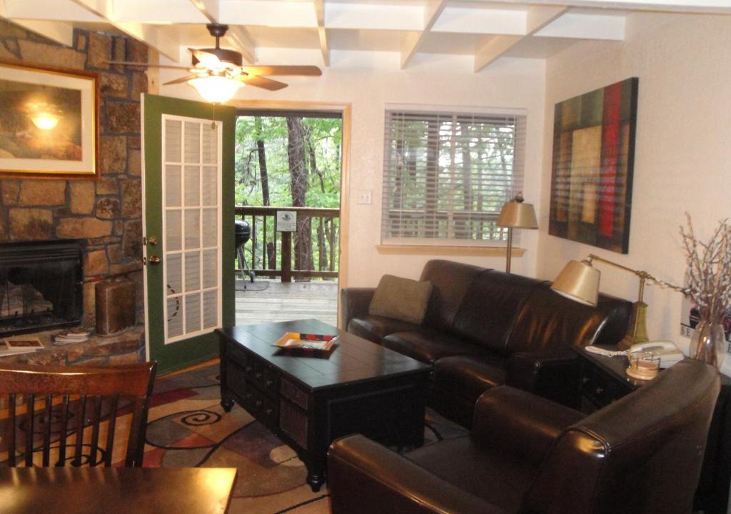 Mount Ida House | Mountain Harbor Forest View Lodge cottage