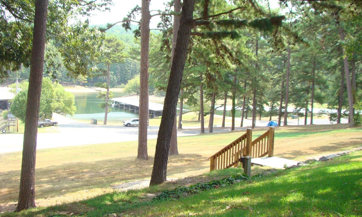 Mount Ida Apartment | Mountain Harbor King Guest Room on Lake Ouachita by RedAwning