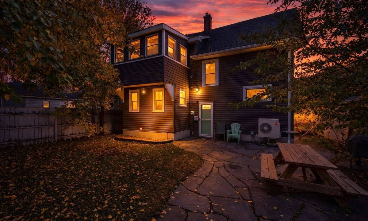 Southwest Minneapolis House | Navigate Stays Serene Retreat in Minneapolis