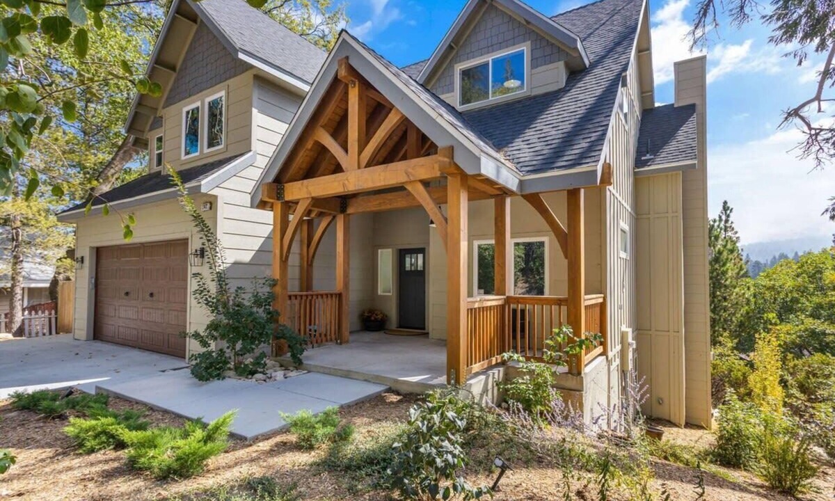 Lake Arrowhead House | New Home 2 Mstrs, AC, EV Chgr, Pool Table, Lake Rights