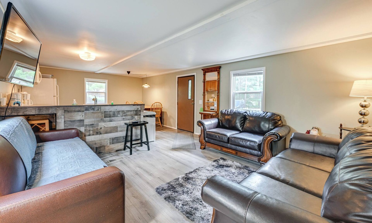 New Lisbon Cottage | New Lisbon Family Gem ~ 3 Mi to Castle Rock Lake
