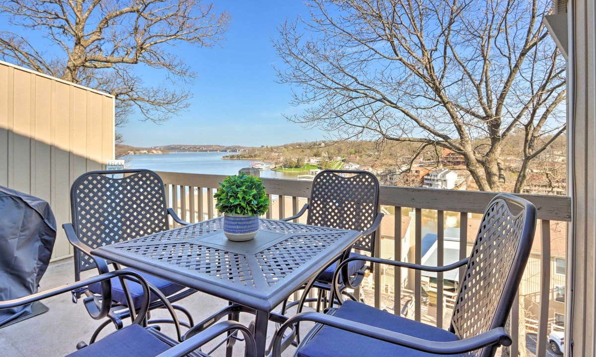 Osage Beach Condo | NEW! Osage Beach Condo w / pools and boat dock access