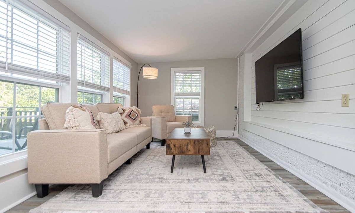 Capital View House | NEWLY REMODELED HOME MINS TO HILLCREST & DOWNTOWN