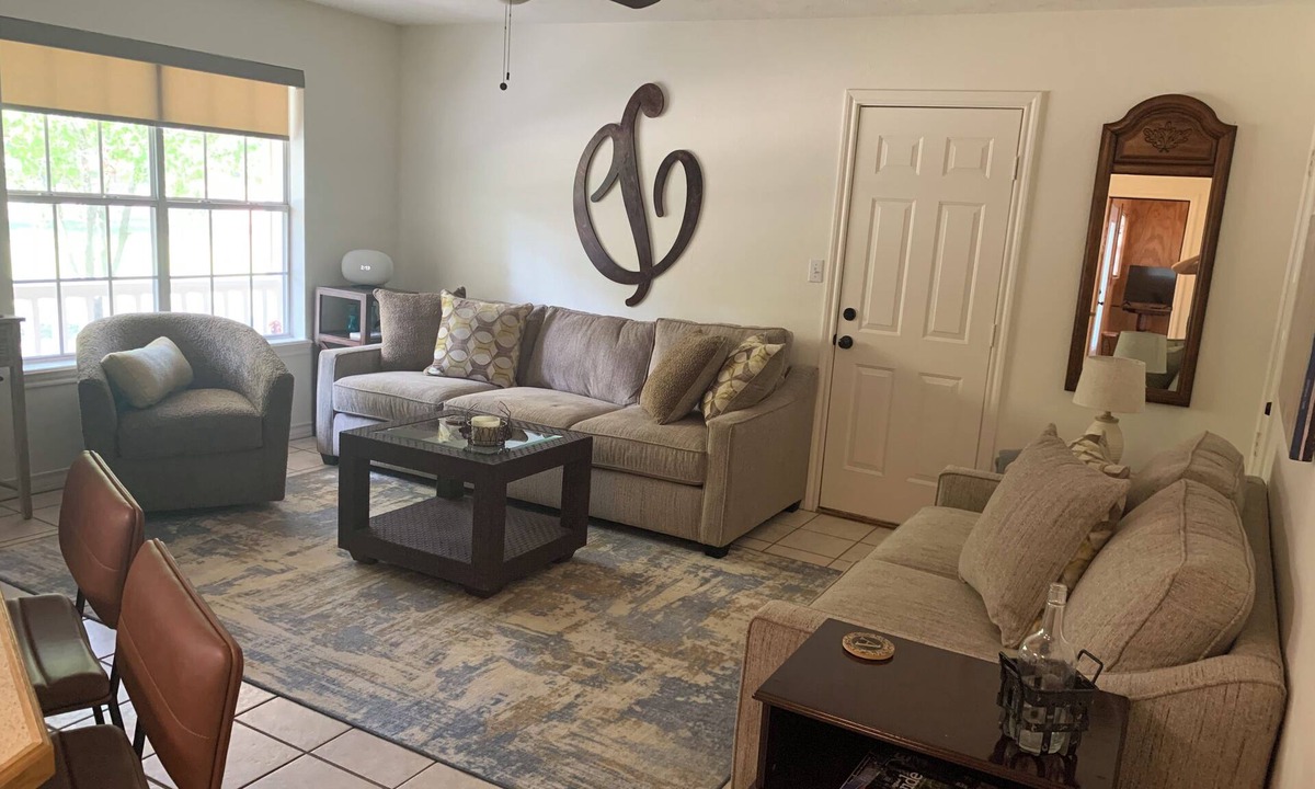 Redlick House | Next to Texas A&M,Bringle Lake, Park,Hike,Bike,Golf Ranch, 7 min to Hospital