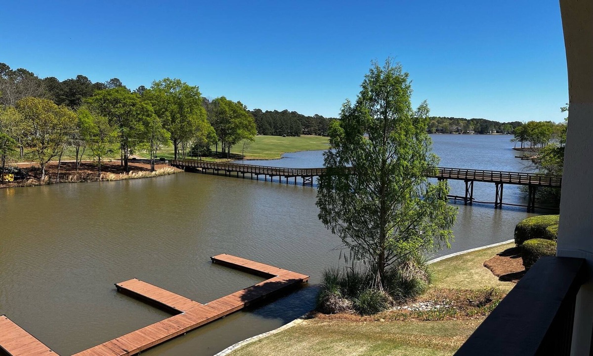 Eatonton Villa | On Lake Oconee 4 Bed 5 Bath Villa Inside the Cuscowilla with Large Terrace Level