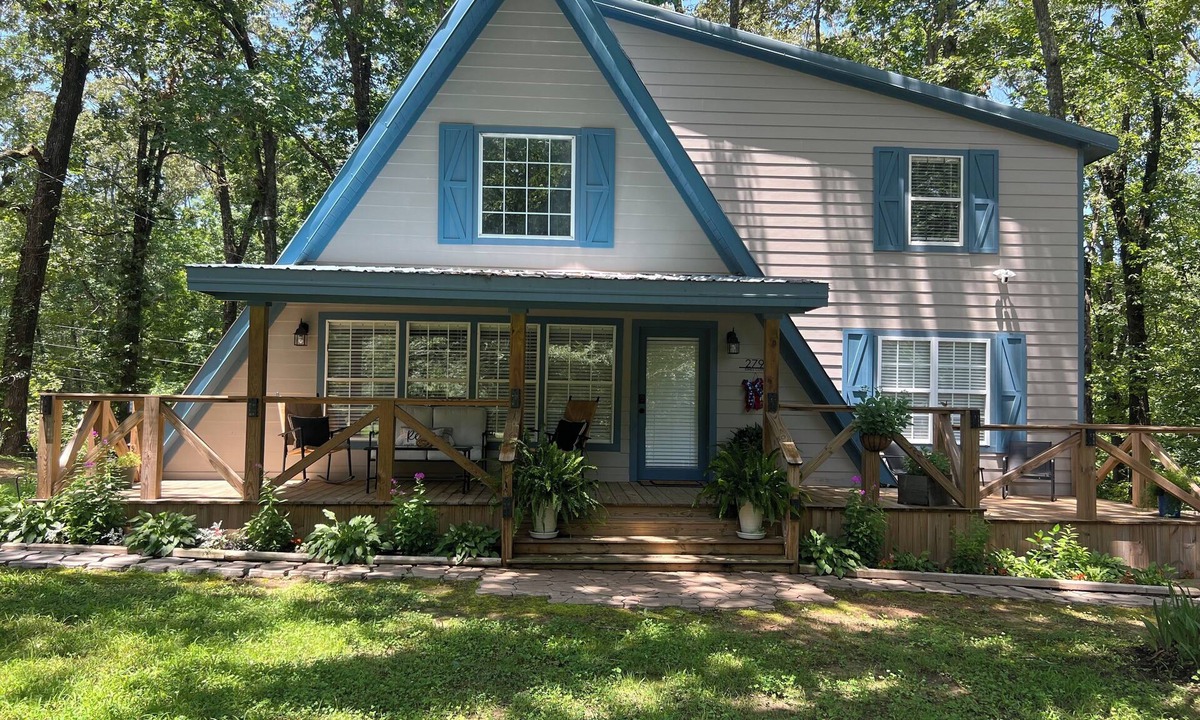 Sardis House | One Mile Lake House is a cozy 2 story, 2 bedroom, 2 bath, A- frame home.