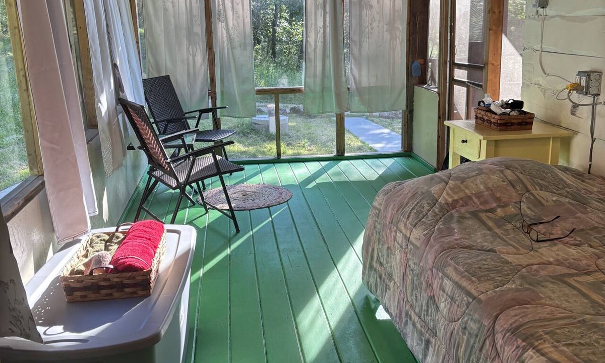 Viroqua Cabin | One-room cabin in terrific WI Driftless Area near city of Viroqua