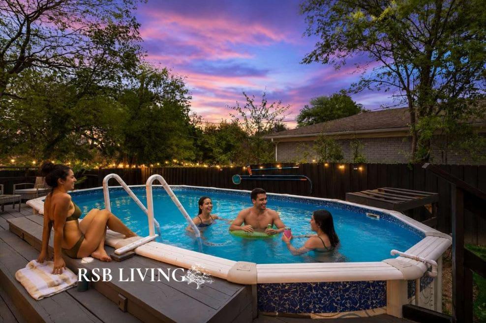 White Rock Hills House | Panoramic 4BR 3BA Holiday Home with Pool, Grill, Sauna & Game Room