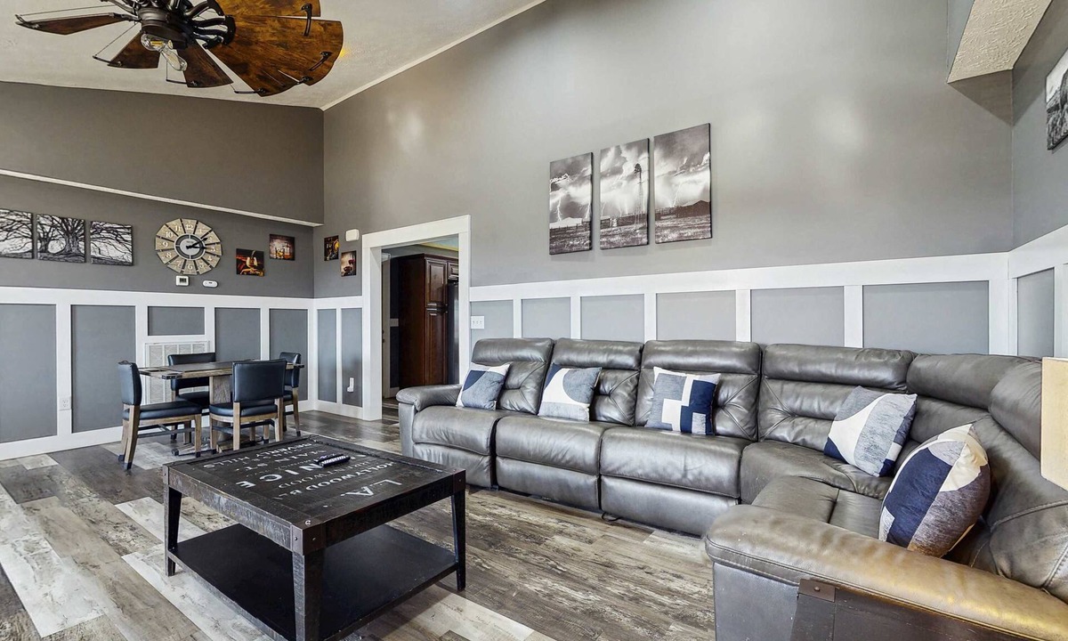 Kodak Cabin | Peaceful Family Friendly Home, Sleeps 12・Games
