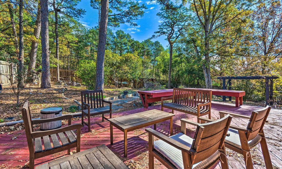 Reservoir House | Peaceful Little Rock Abode w/ Yard & Fire Pit