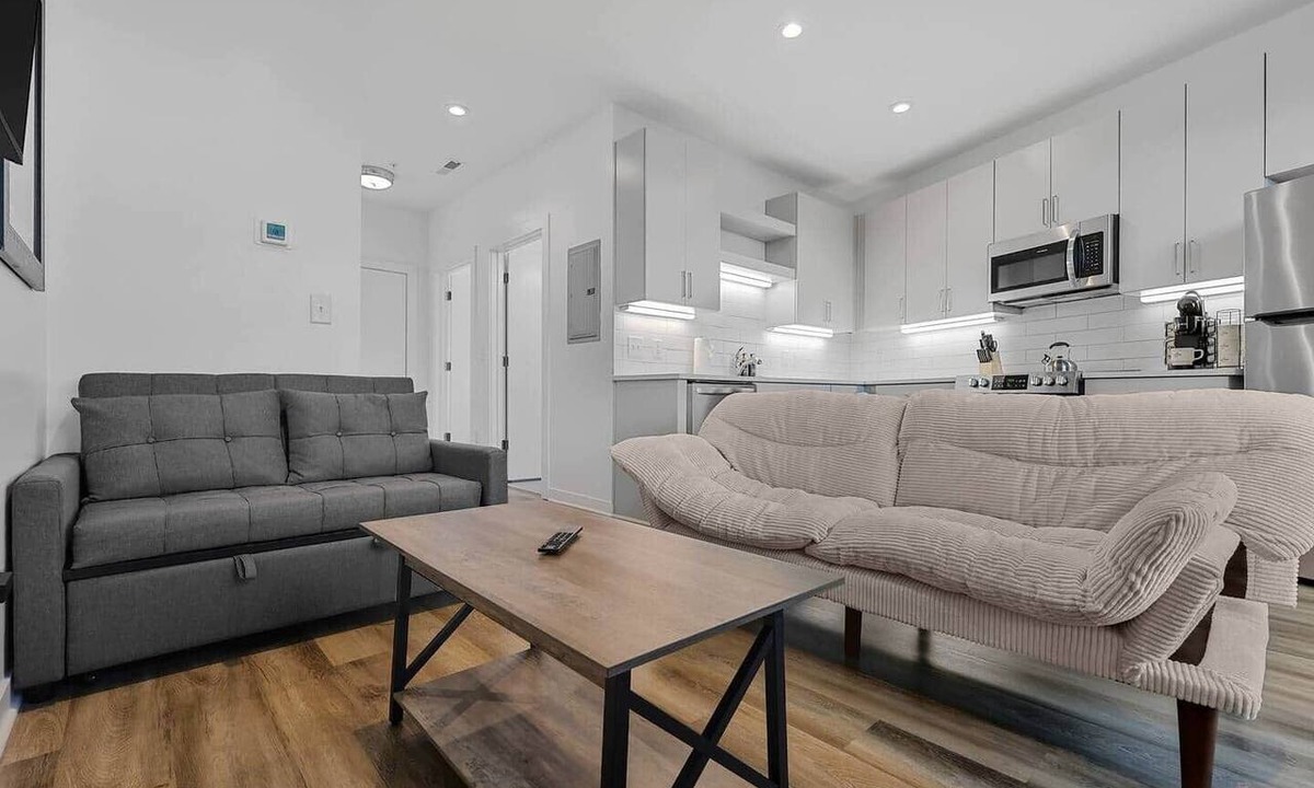 Hadley - Washington Apartment | Peaceful Retreat | City Views, Close to Broadway