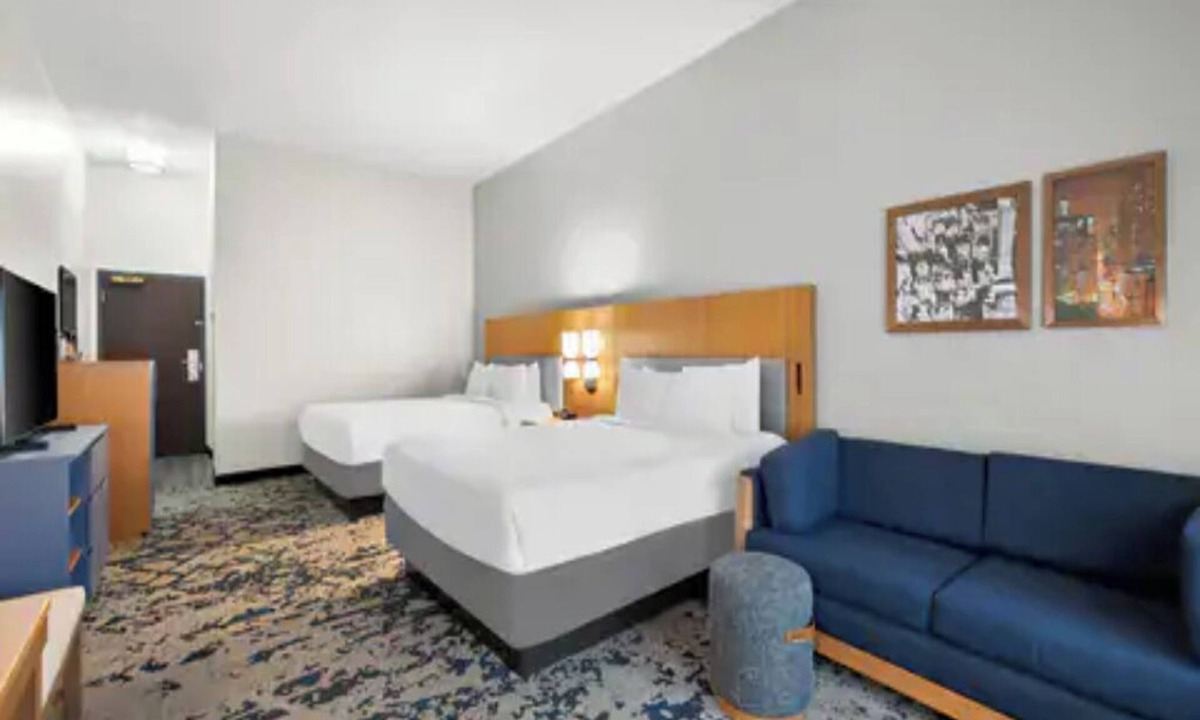 South Baton Rouge Hotel | Peaceful Retreat Near Downtown & Local Attractions w/Indoor Pool Access