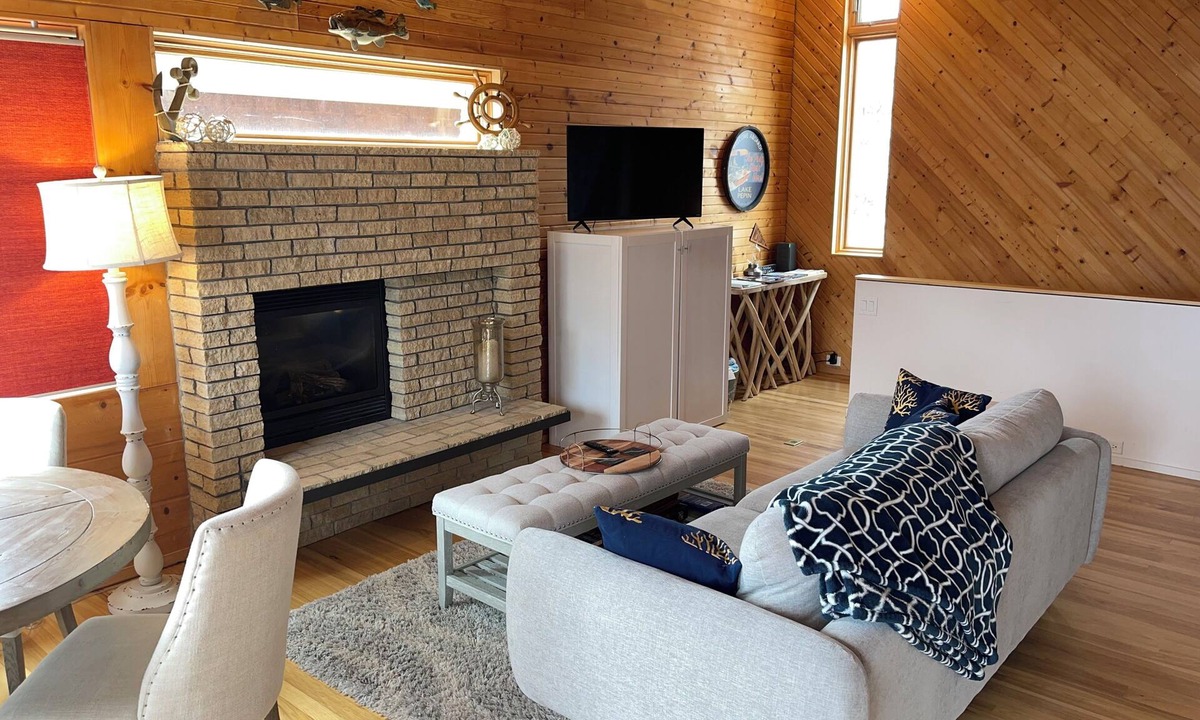 Pepin Apartment | Pepin Guest Haus - walk to the winery! Sauna!