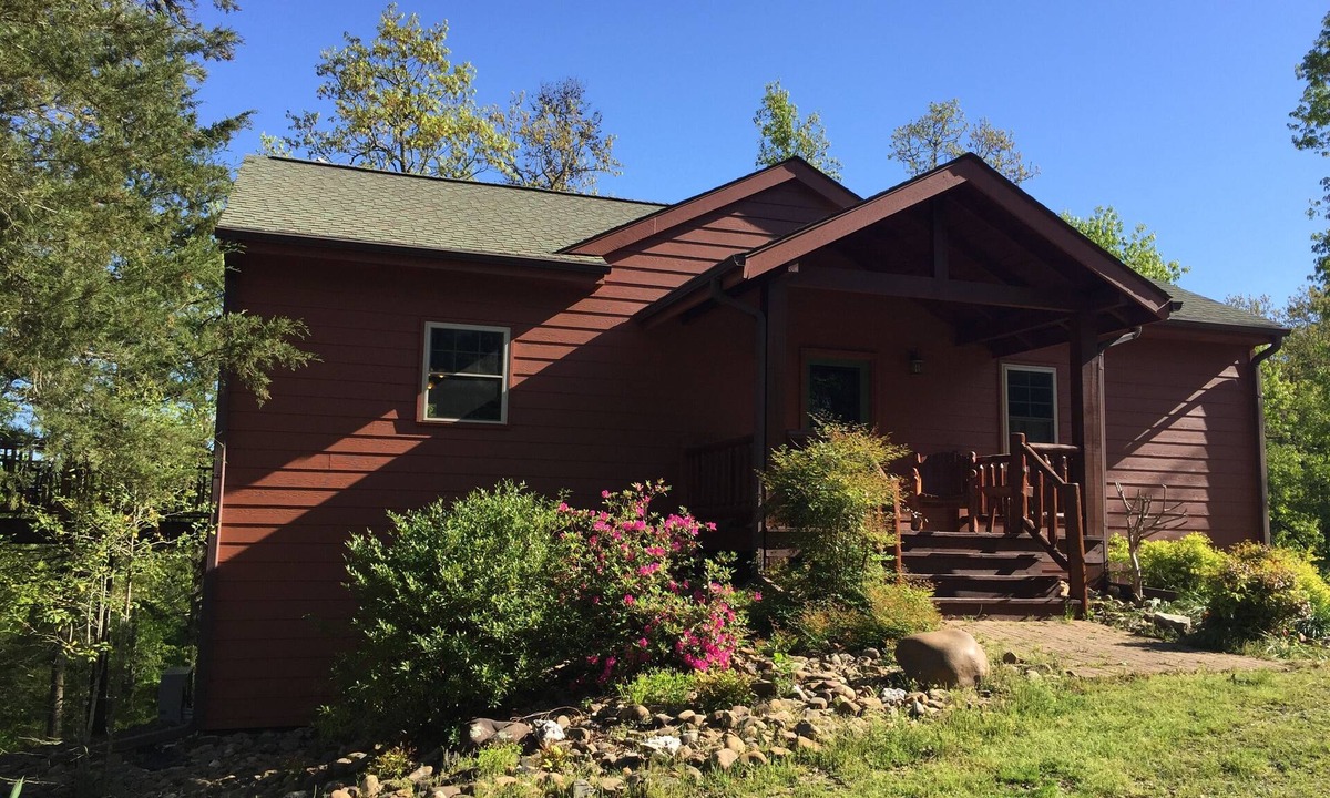 Mount Ida House | Perfect for family and friends to relax, connect, and explore.