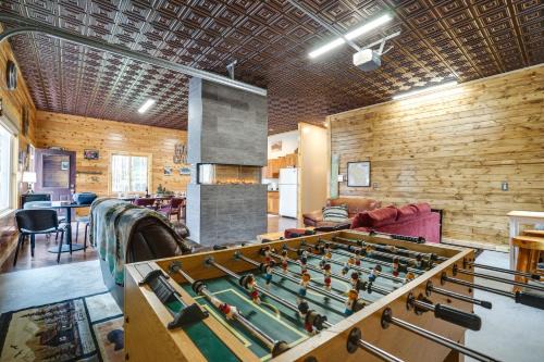 Pepin House | Pet-Friendly Cabin Retreat: Walk to Lake Pepin!