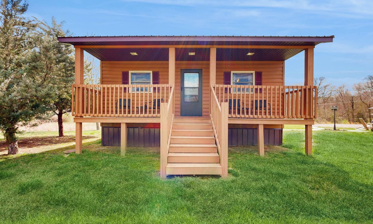 Murphysboro Cottage | Pet Friendly! Countryside Couples Stay in Illinois