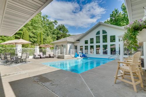 Camdenton House | Pool, Hot Tub & Pickleball Court: Lake Ozarks Home