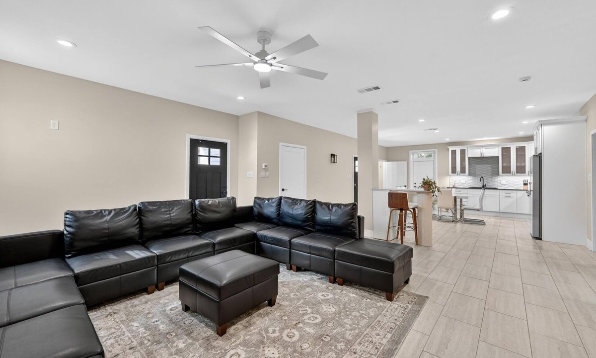 South Dallas - Fair Park Cabin | Private 2BR, 1 Bath Home with Full Kitchen on Enclosed Property